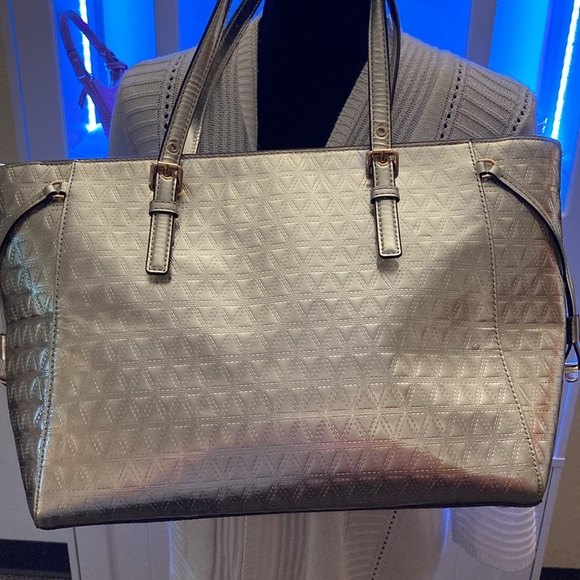 Michael Kors Metallic Voyager Leather Tote/Shoulder Purse - Picture 7 of 17